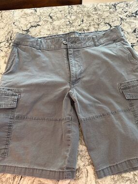 Izod Men's Cargo Shorts in Gray
